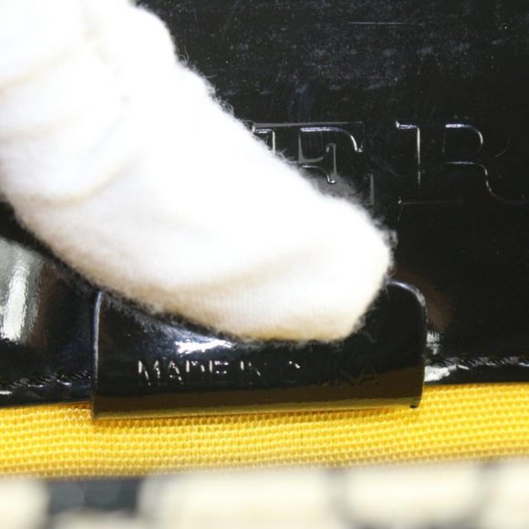 Burberry Black x White Floral Shopper Tote with Nova Check Pouch 922Bur86 - Picture 3 of 12